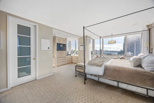 $3,950,000 | 524 East 72nd Street, Unit 32CDE | Lenox Hill