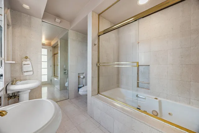 $3,950,000 | 524 East 72nd Street, Unit 32CDE | Lenox Hill