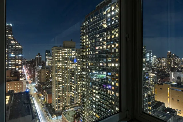 $3,950,000 | 524 East 72nd Street, Unit 32CDE | Lenox Hill