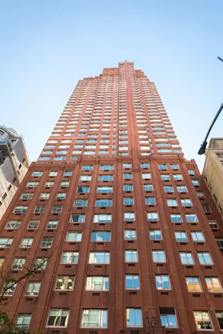 $3,950,000 | 524 East 72nd Street, Unit 32CDE | Lenox Hill