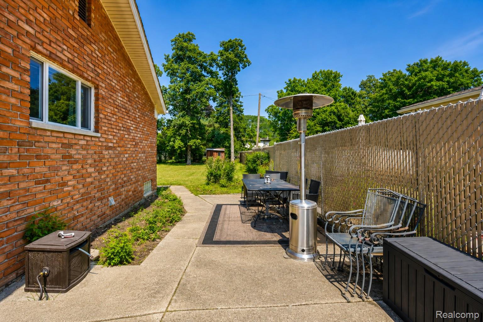 8522 Hampton Road Grosse Ile, MI 48138 - Photo 46 of 48 side.jpg