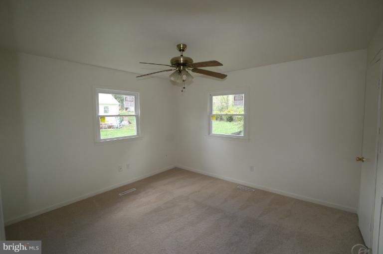 125 Harmony Hall Road Gaithersburg, MD 20877 - Photo 12 of 28 Bedroom (Master)