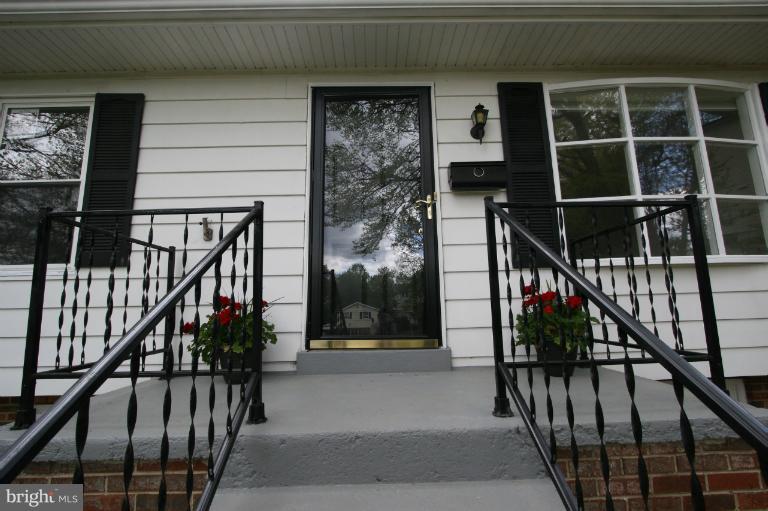125 Harmony Hall Road Gaithersburg, MD 20877 - Photo 19 of 28 Exterior (Front)