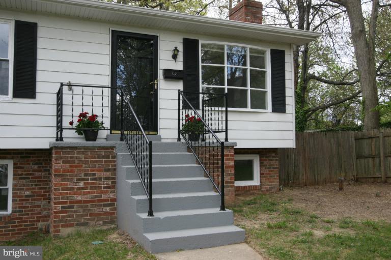125 Harmony Hall Road Gaithersburg, MD 20877 - Photo 24 of 28 Exterior (Front)