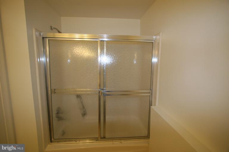 125 Harmony Hall Road Gaithersburg, MD 20877 - Photo 7 of 28 Bath