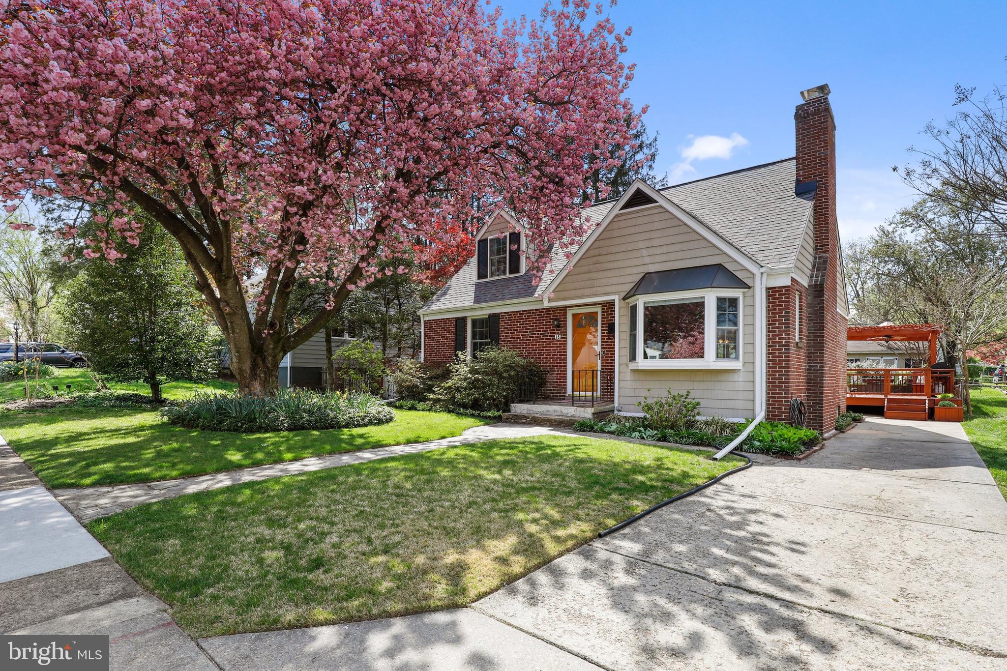 18 Dunmore Road Baltimore, MD 21228 - Photo 2 of 37 Gallery Image 2