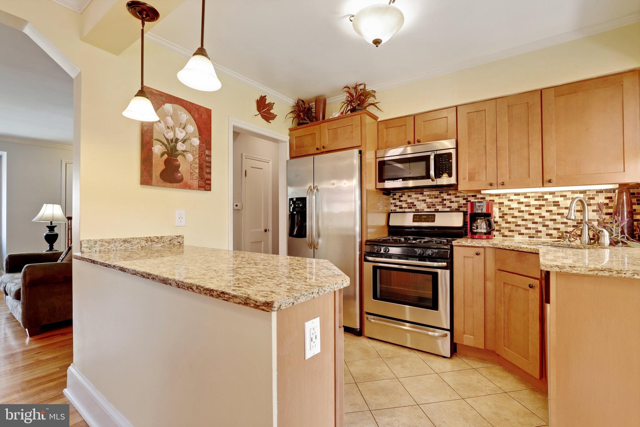 18 Dunmore Road Baltimore, MD 21228 - Photo 11 of 37 Gallery Image 11