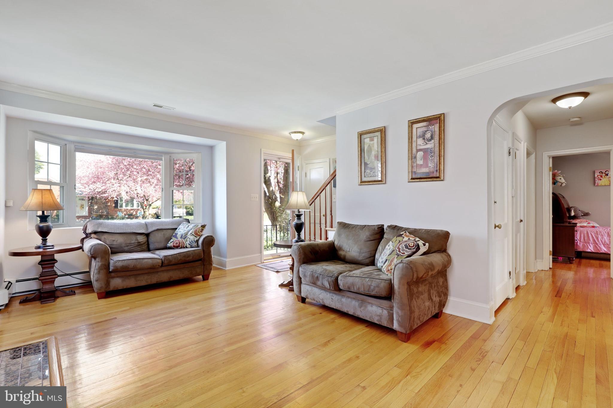 18 Dunmore Road Baltimore, MD 21228 - Photo 5 of 37 Gallery Image 5