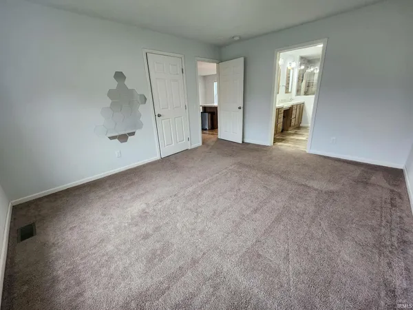 $280,000 | 379 Mulberry Street, Petersburg, IN 47567