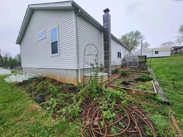 $280,000 | 379 Mulberry Street, Petersburg, IN 47567