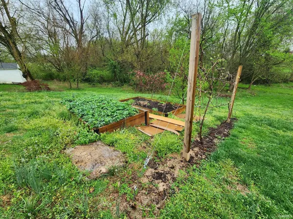 $280,000 | 379 Mulberry Street, Petersburg, IN 47567