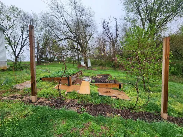 $280,000 | 379 Mulberry Street, Petersburg, IN 47567