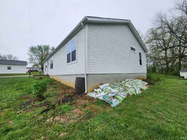 $280,000 | 379 Mulberry Street, Petersburg, IN 47567