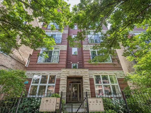 $690,000 | 2117 West Rice Street, Unit 4E, Chicago, IL 60622