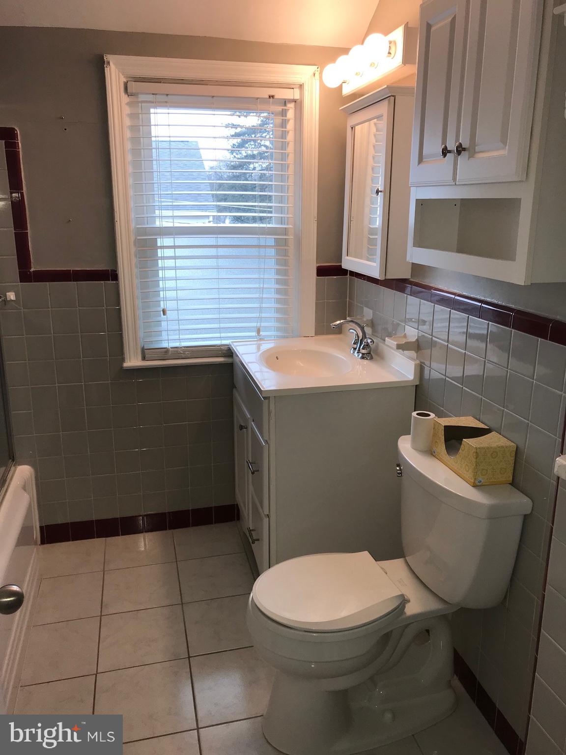 409 Harrington Road Havertown, PA 19083 - Photo 31 of 36 2nd Floor Hall Bathroom