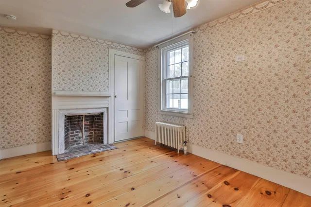 $459,900 | 450 Weare Road, New Boston, NH 03070