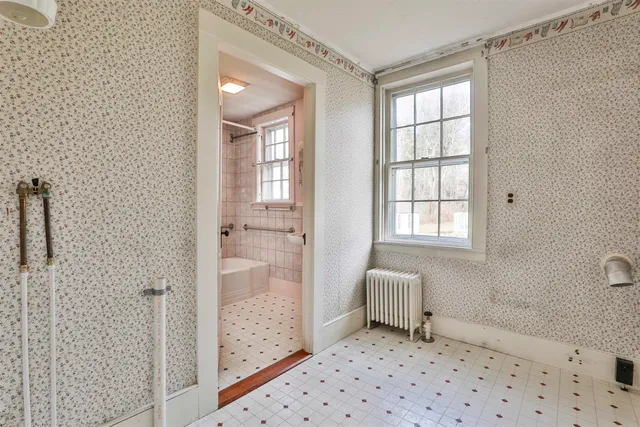 $459,900 | 450 Weare Road, New Boston, NH 03070