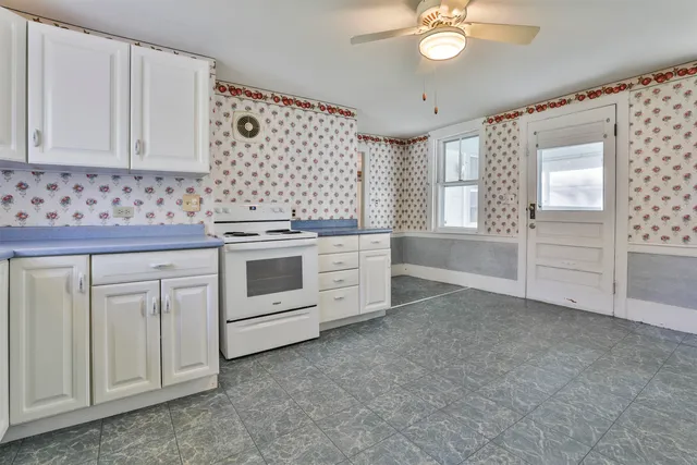 $459,900 | 450 Weare Road, New Boston, NH 03070