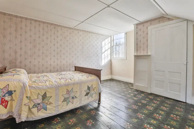 $459,900 | 450 Weare Road, New Boston, NH 03070