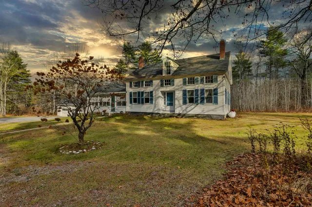 $459,900 | 450 Weare Road, New Boston, NH 03070