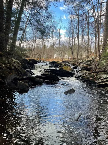 $459,900 | 450 Weare Road, New Boston, NH 03070