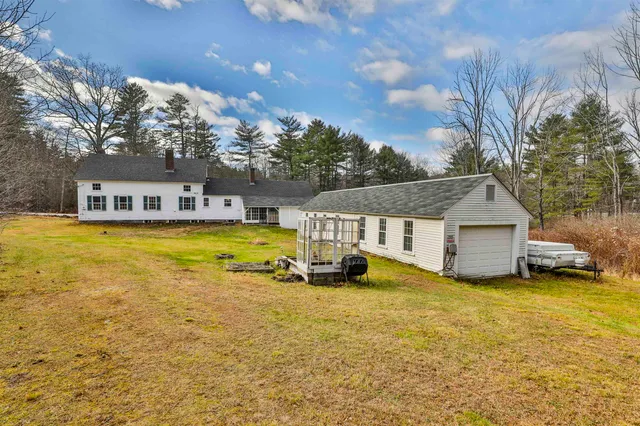 $459,900 | 450 Weare Road, New Boston, NH 03070