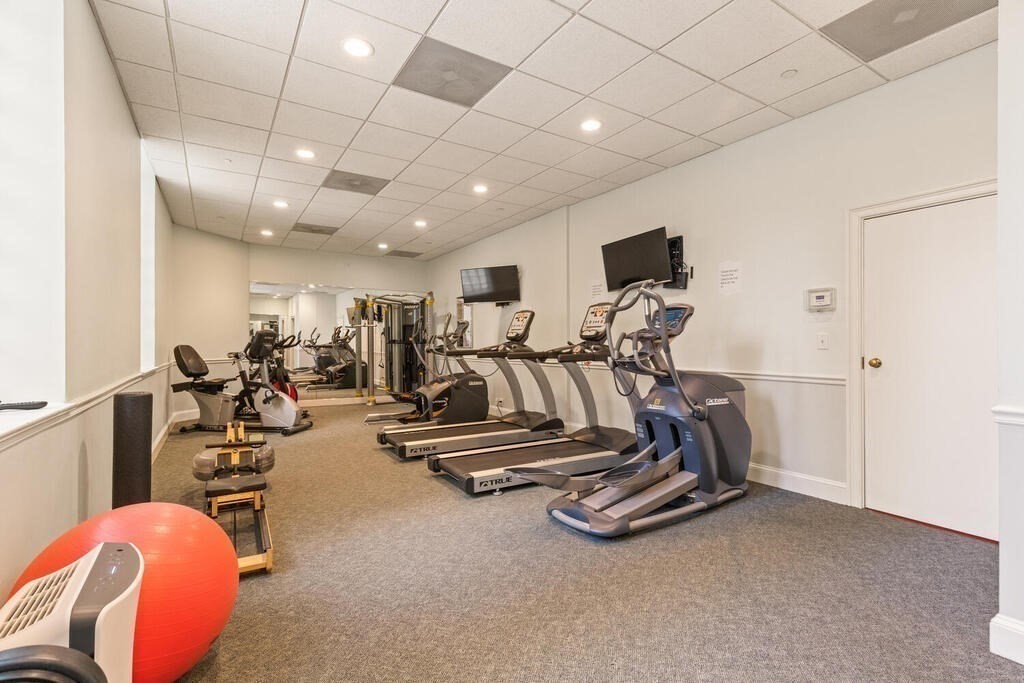 416 Commonwealth Avenue, Unit 401 Boston, MA 02215 - Photo 14 of 16