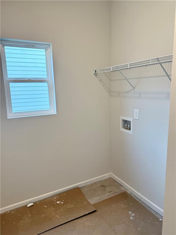 503 Charleston Place Villa Rica, GA 30180 - Photo 10 of 14 an empty room with a window