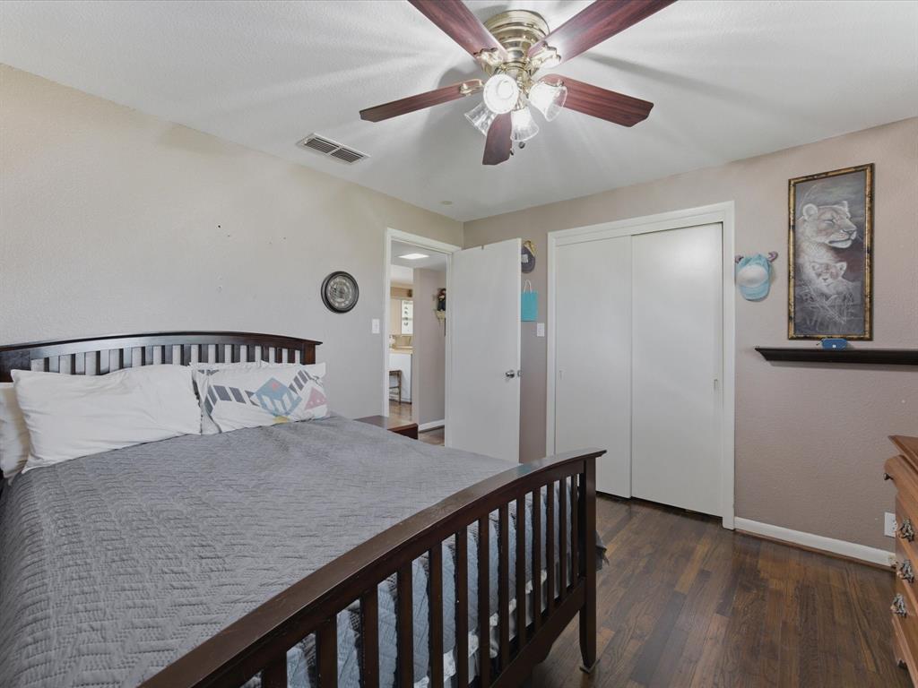 301 Ovilla Road Waxahachie, TX 75167 - Photo 21 of 38 a view of a hallway view with staircase
