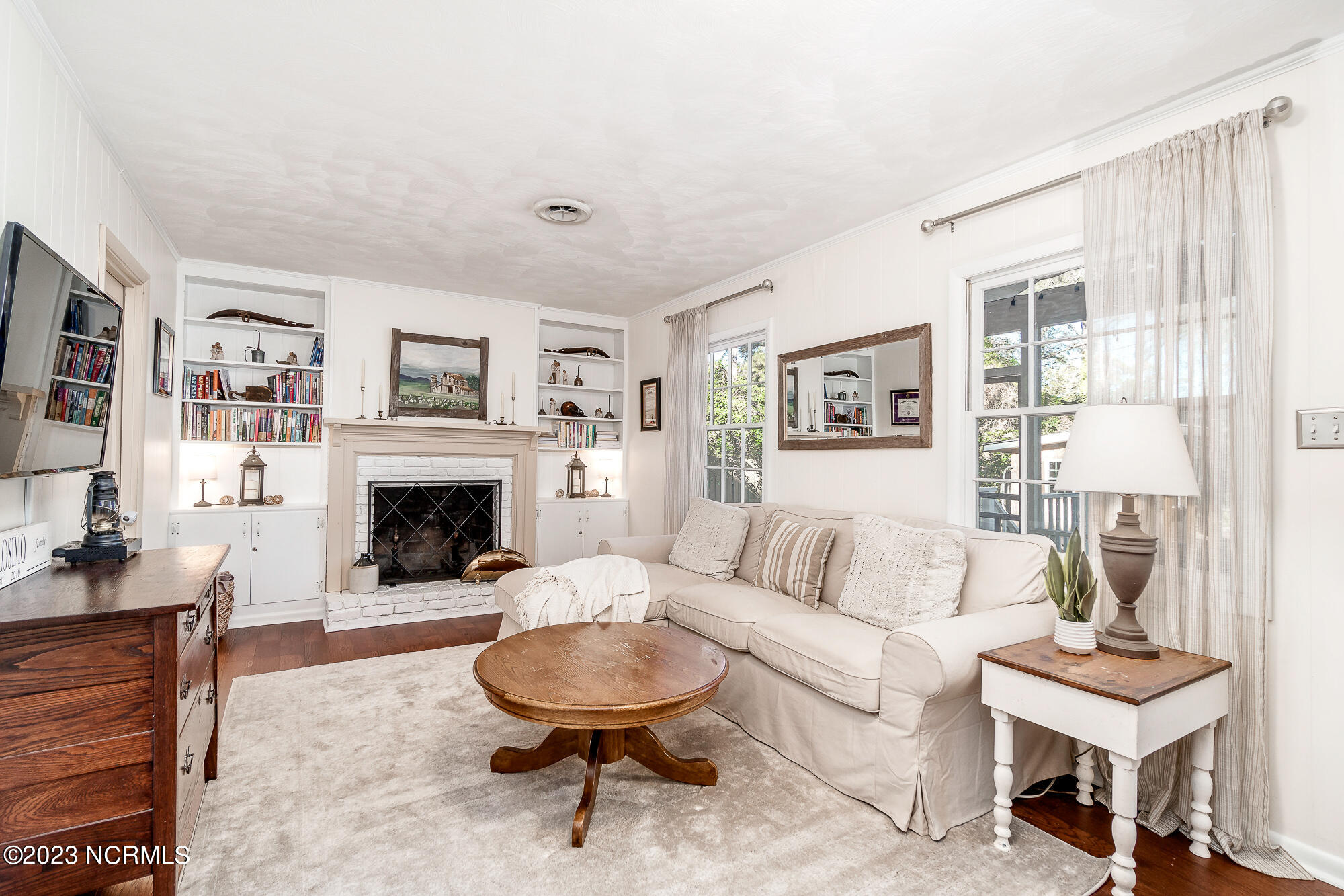 4200 Country Club Road Morehead City, NC 28557 - Photo 12 of 42 Family Room at rear of house