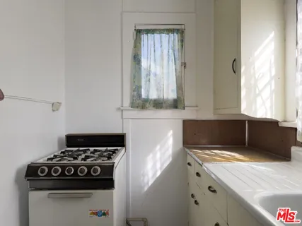 $899,000 | 1406 McDuff Street, Los Angeles, CA 90026