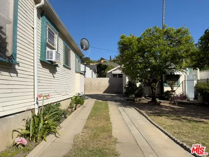 $899,000 | 1406 McDuff Street, Los Angeles, CA 90026