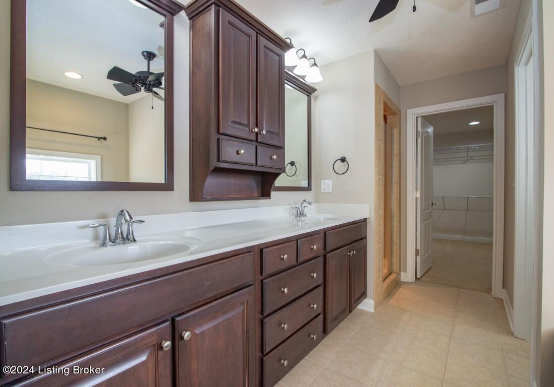 250 Riley Way Elizabethtown, KY 42701 - Photo 42 of 77 250 Riley Way-52