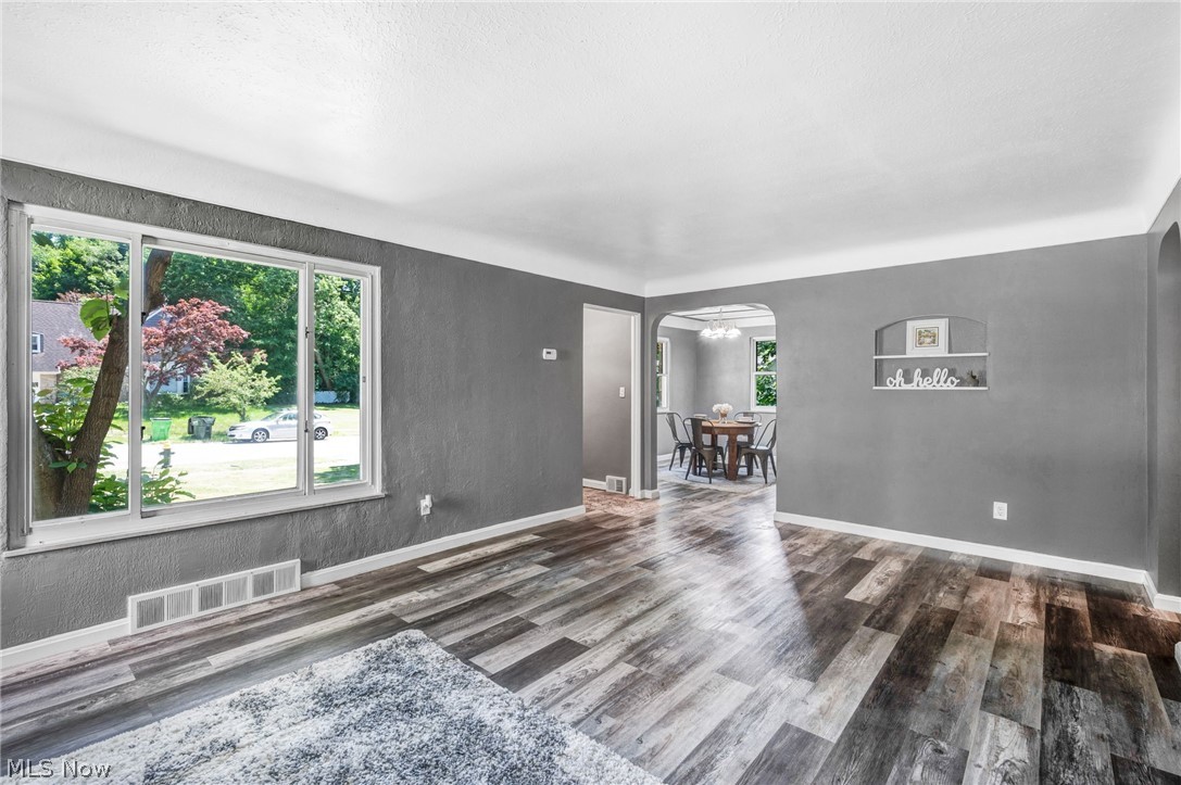 4373 Neville Road Cleveland, OH 44121 - Photo 6 of 42
