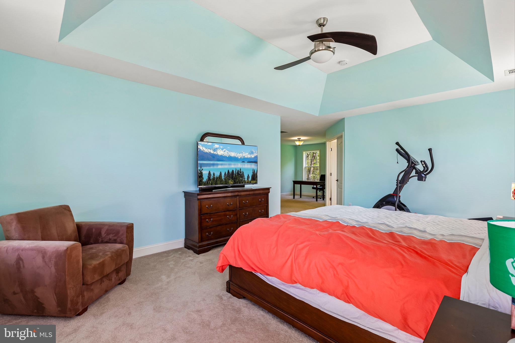 41 Emerald Road Robbinsville, NJ 08691 - Photo 33 of 69 a bed room with a bed and a couch