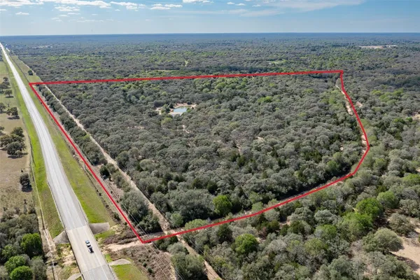 $898,000 | 90 Sheridan Tx 77475, Weimar, TX 78962