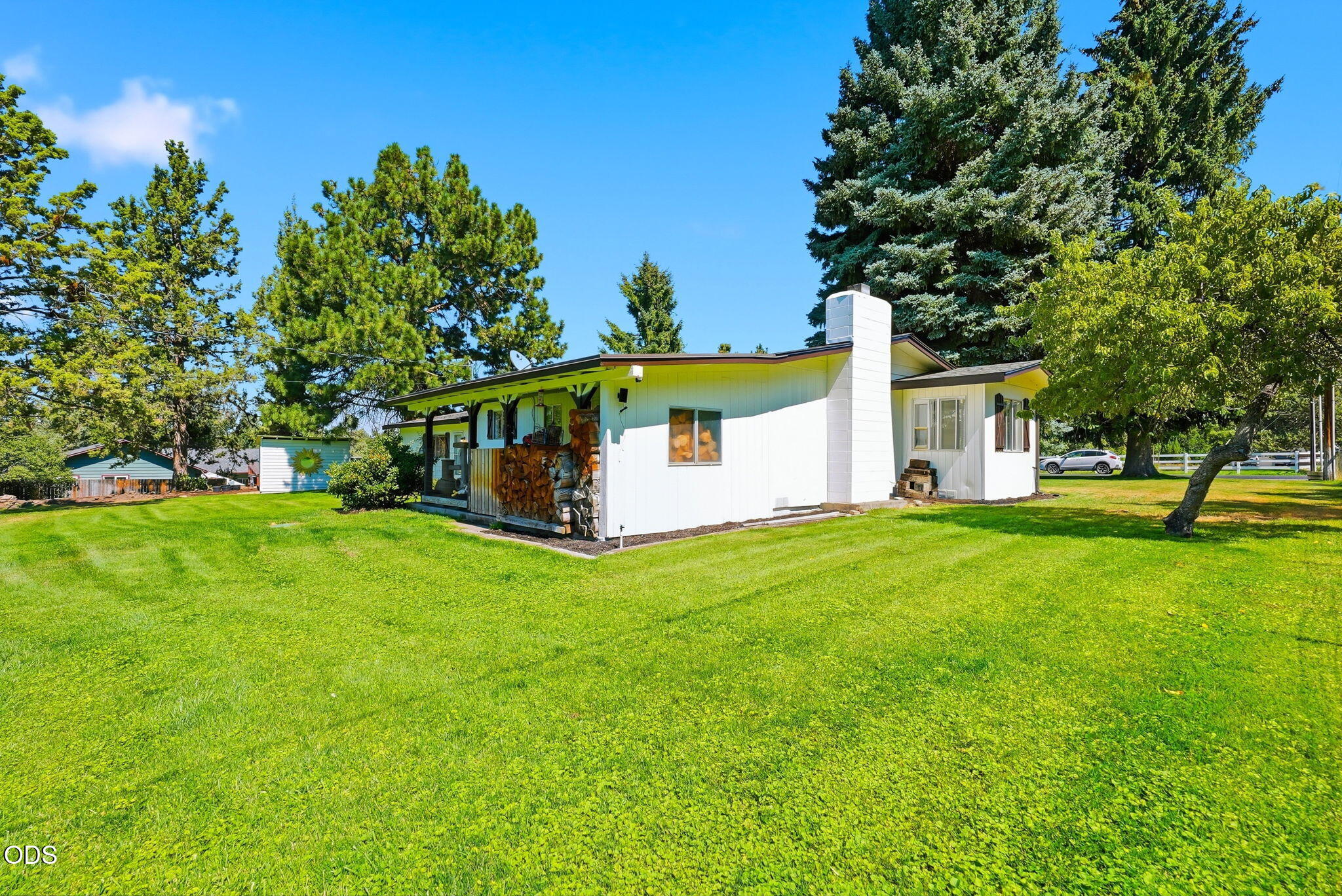 63825 Scenic Drive Bend, OR 97703 - Photo 37 of 65 Gallery Image 37