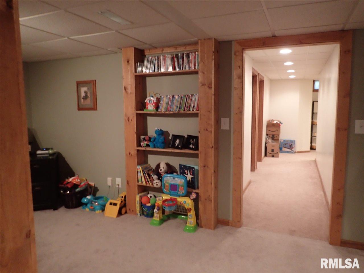 107 North Rustic Road East Peoria, IL 61611 - Photo 27 of 32 Gallery Image 27