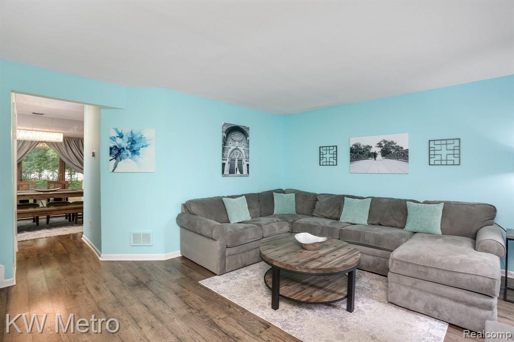 1578 Streamwood Court Rochester Hills, MI 48307 - Photo 5 of 19
