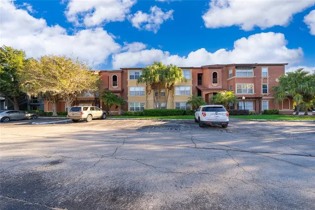 $189,900 | 5140 Conroy Road, Unit 38, Orlando, FL 32811