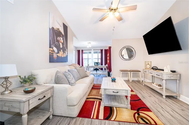 $189,900 | 5140 Conroy Road, Unit 38, Orlando, FL 32811