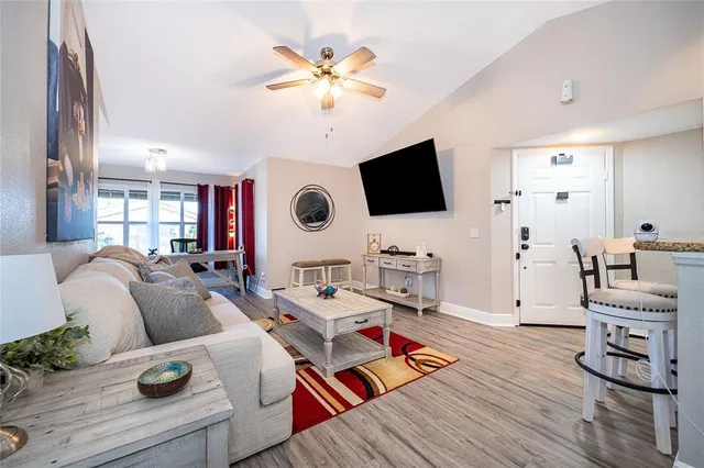 $189,900 | 5140 Conroy Road, Unit 38, Orlando, FL 32811