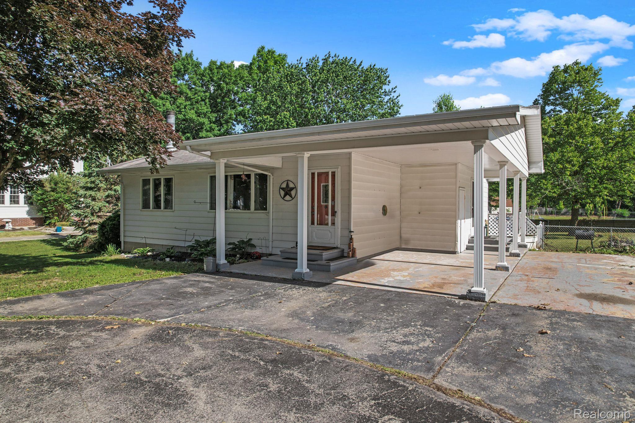 5478 Corunna Road Flint, MI 48532 - Photo 3 of 29 Gallery Image 3