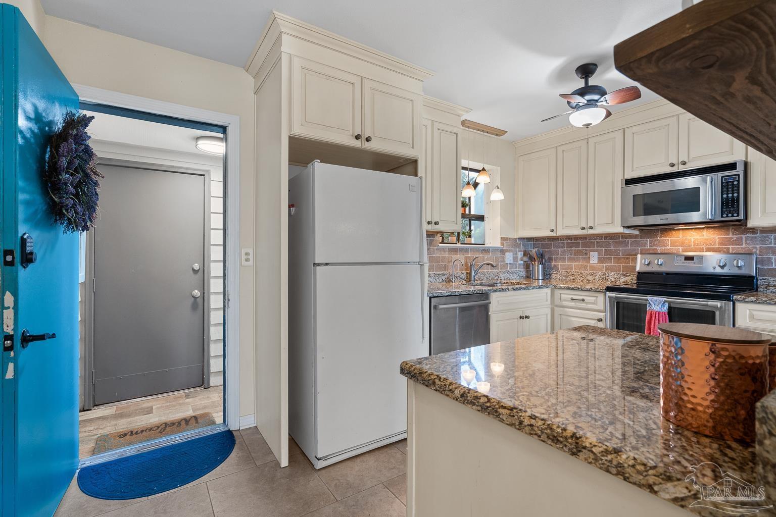 15017 Innerarity Point Road Pensacola, FL 32507 - Photo 23 of 72 Gallery Image 23
