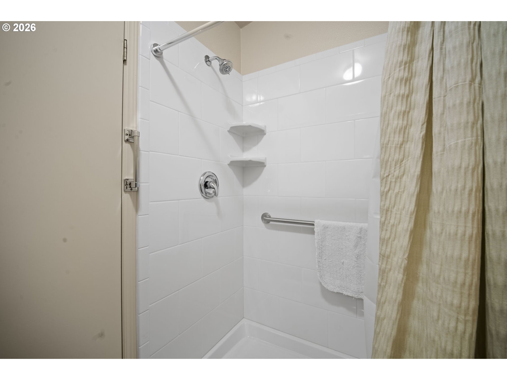 88686 Chapman Road Florence, OR 97439 - Photo 24 of 44 Bathroom