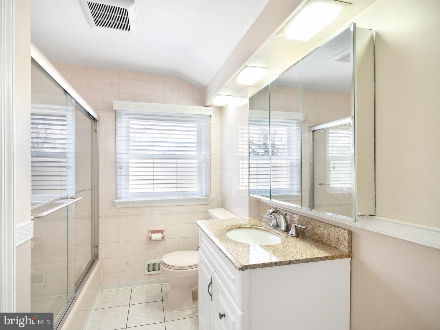 1119 Cooperskill Road Cherry Hill, NJ 08034 - Photo 27 of 36 Hall Bath