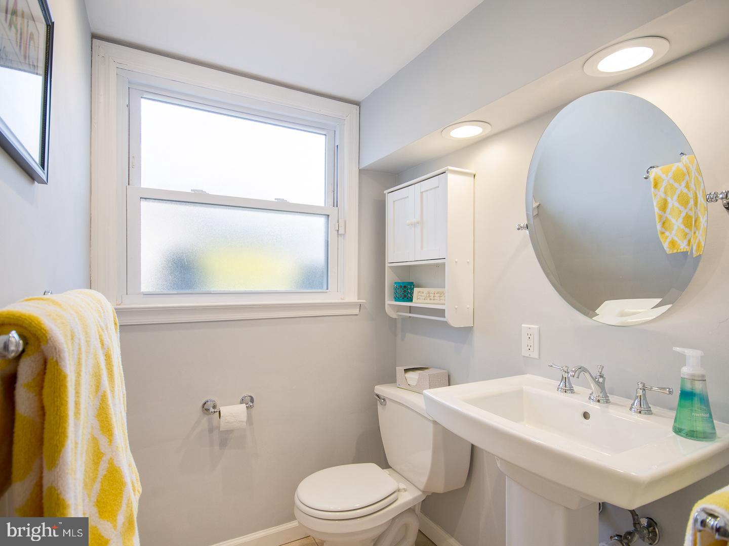 1119 Cooperskill Road Cherry Hill, NJ 08034 - Photo 31 of 36 Second bath