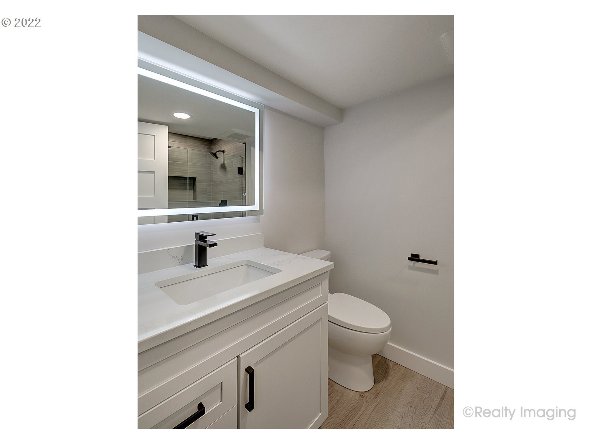11875 Southwest Ridgeview Terrace Beaverton, OR 97008 - Photo 25 of 32 Bathroom