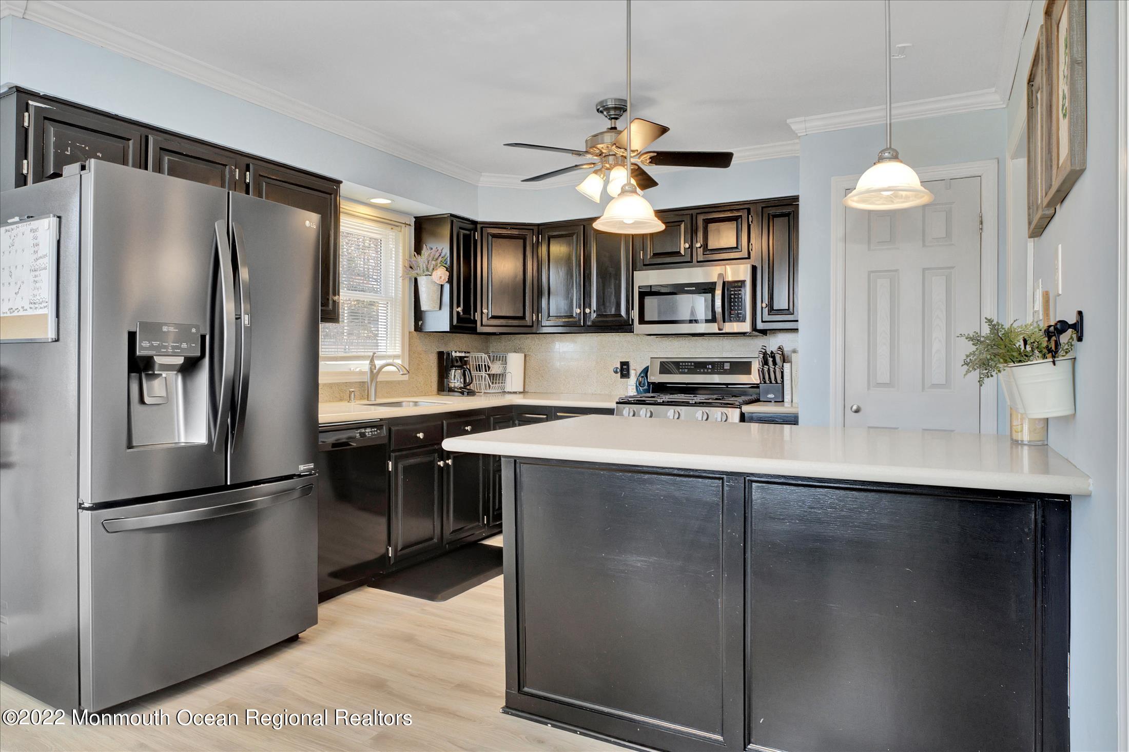 221 Sextant Road Manahawkin, NJ 08050 - Photo 7 of 23 Kitchen1