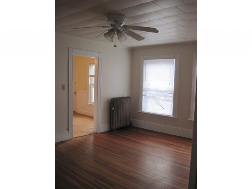 127-1 Tarrytown Road Manchester, NH 03109 - Photo 2 of 4